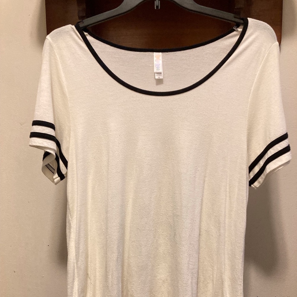 Women’s  LuLaRoe white short-sleeve top - XL